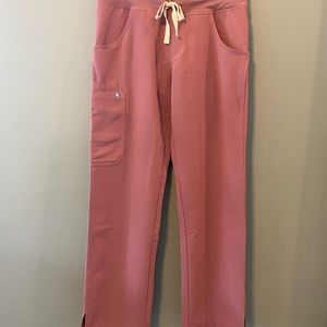 Figs Kade Cargo Scrub Pants in Mauve